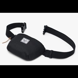 Herschel belt bag, Black. 1L